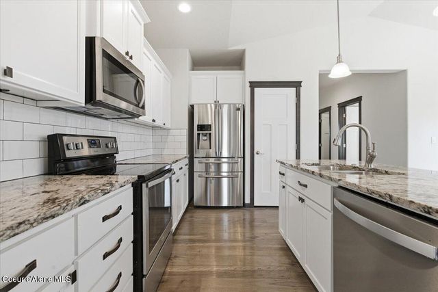 13892 N Pristine Cir, Rathdrum, ID 83858