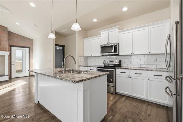 13892 N Pristine Cir, Rathdrum, ID 83858