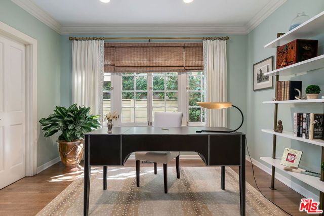332 S Anita Avenue, Los Angeles, CA 90049
