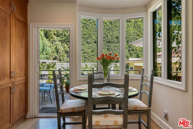 332 S Anita Avenue, Los Angeles, CA 90049