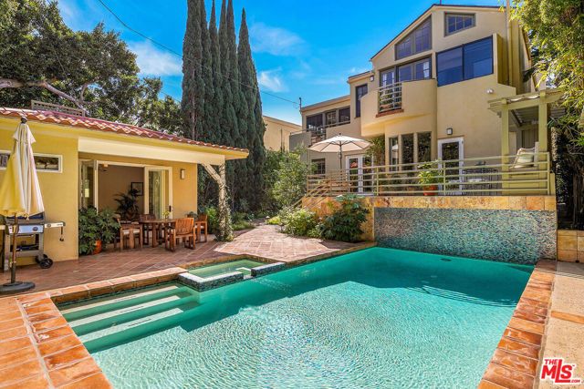 332 S Anita Avenue, Los Angeles, CA 90049