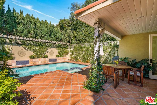 332 S Anita Avenue, Los Angeles, CA 90049