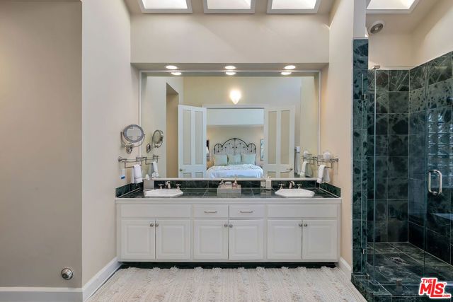 332 S Anita Avenue, Los Angeles, CA 90049