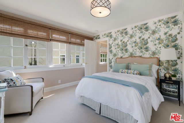 332 S Anita Avenue, Los Angeles, CA 90049