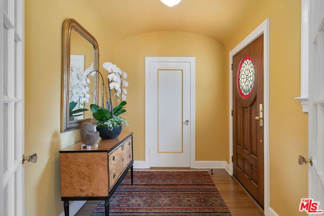 332 S Anita Avenue, Los Angeles, CA 90049