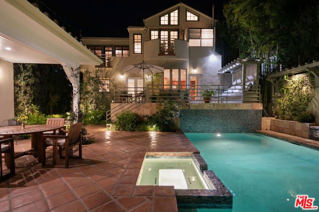 332 S Anita Avenue, Los Angeles, CA 90049