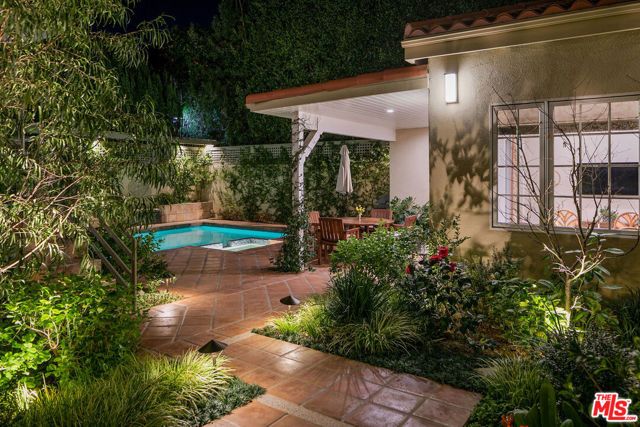332 S Anita Avenue, Los Angeles, CA 90049