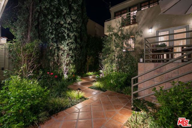 332 S Anita Avenue, Los Angeles, CA 90049