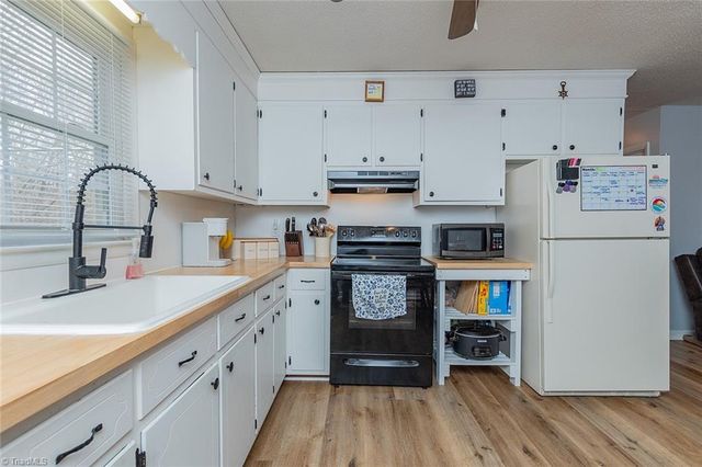 2047 Old Mountain Road, Lexington, NC 27292