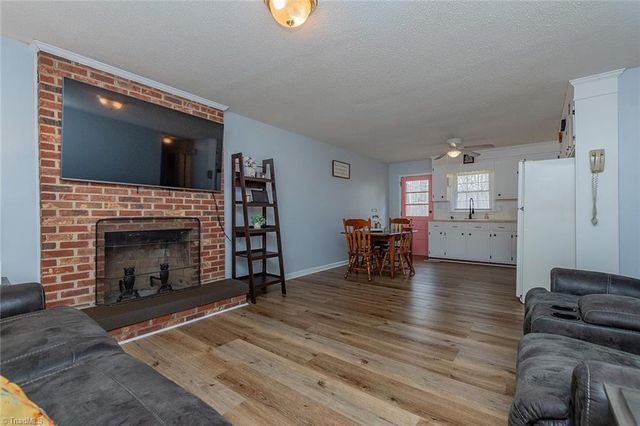 2047 Old Mountain Road, Lexington, NC 27292