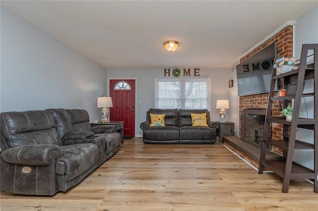 2047 Old Mountain Road, Lexington, NC 27292