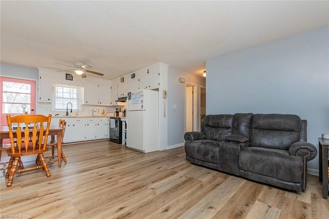 2047 Old Mountain Road, Lexington, NC 27292