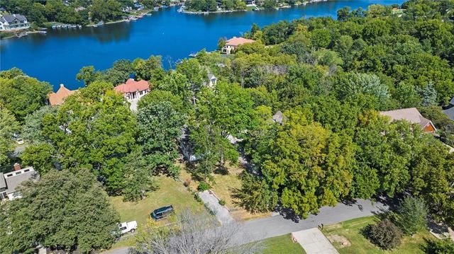 7809 NW Scenic Drive, Weatherby Lake, MO 64152