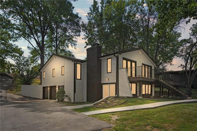 7809 NW Scenic Drive, Weatherby Lake, MO 64152