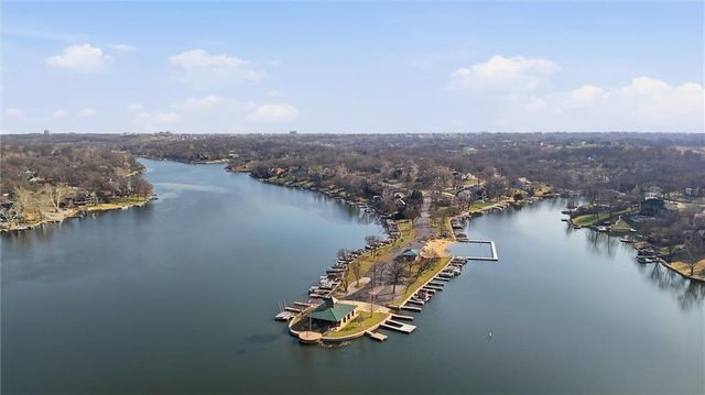 7809 NW Scenic Drive, Weatherby Lake, MO 64152