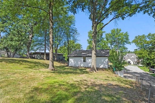 7809 NW Scenic Drive, Weatherby Lake, MO 64152