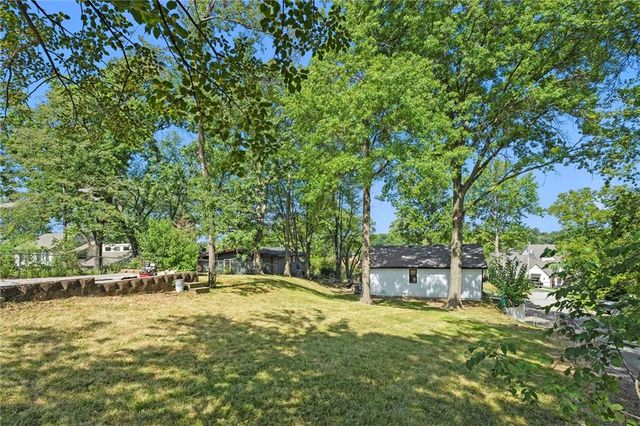 7809 NW Scenic Drive, Weatherby Lake, MO 64152
