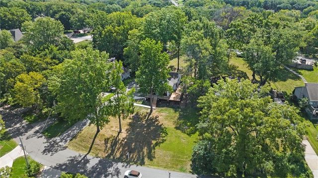 7809 NW Scenic Drive, Weatherby Lake, MO 64152