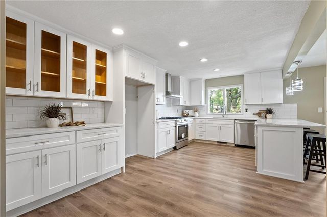 7809 NW Scenic Drive, Weatherby Lake, MO 64152