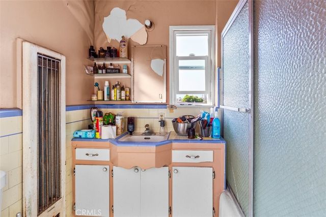 10001 Bowman Avenue, South Gate, CA 90280