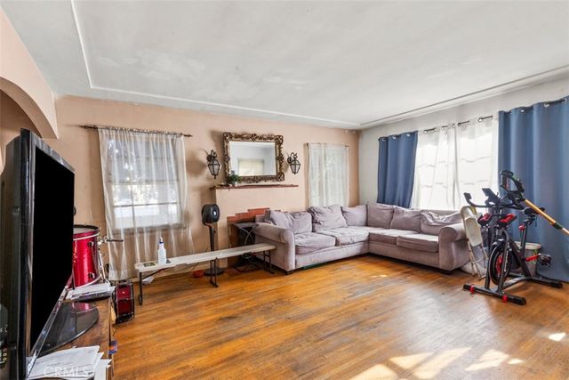 10001 Bowman Avenue, South Gate, CA 90280