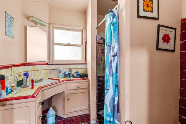 10001 Bowman Avenue, South Gate, CA 90280