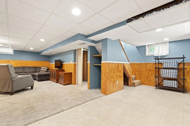 33 Ledge Street, Melrose, MA 02176