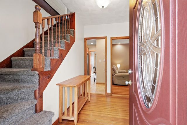 33 Ledge Street, Melrose, MA 02176