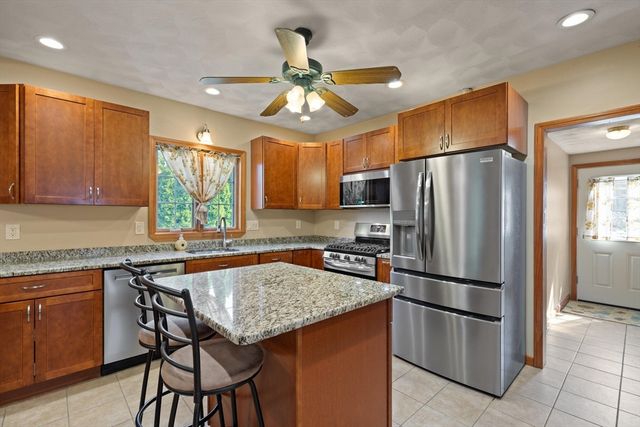 33 Ledge Street, Melrose, MA 02176