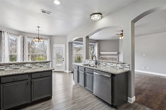 7800 Brookview Drive, Frisco, TX 75034