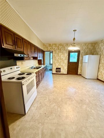 101 W Fulton St, New Castle, PA 16102