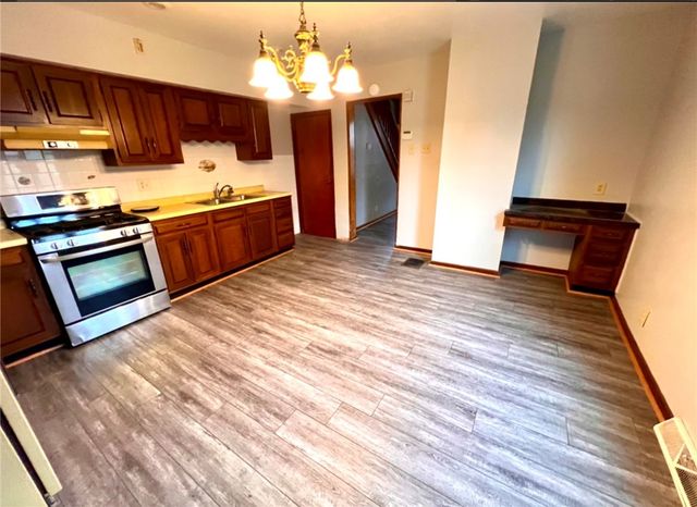 101 W Fulton St, New Castle, PA 16102