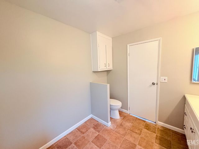 8536 Kern Canyon Road 184, Bakersfield, CA 93306