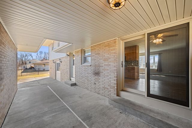 23409 96th Avenue N, Port Byron, IL 61275