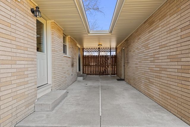 23409 96th Avenue N, Port Byron, IL 61275