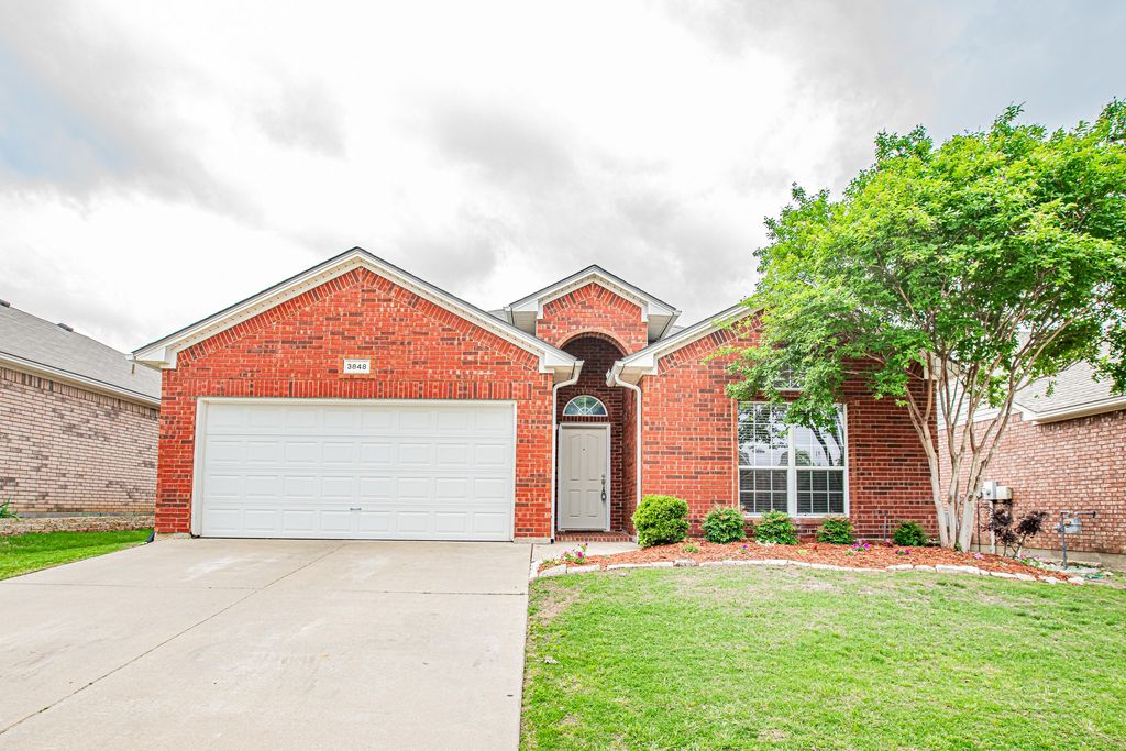 3848 Brandywine Lane, Fort Worth, TX 76244