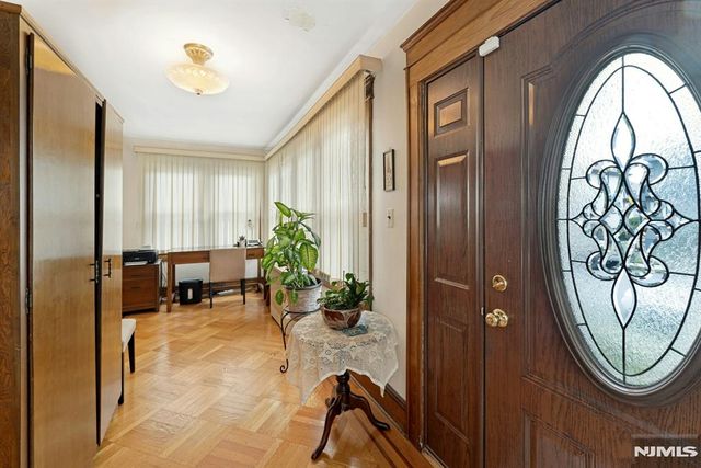 520 Dewey Avenue, Cliffside Park, NJ 07010