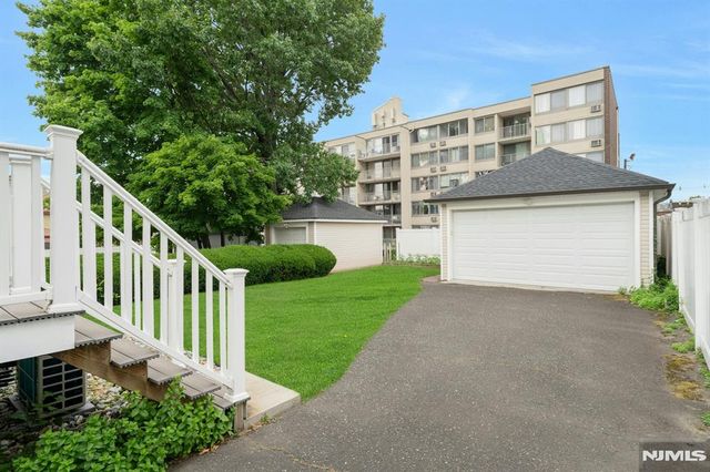 520 Dewey Avenue, Cliffside Park, NJ 07010