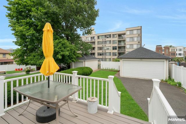 520 Dewey Avenue, Cliffside Park, NJ 07010