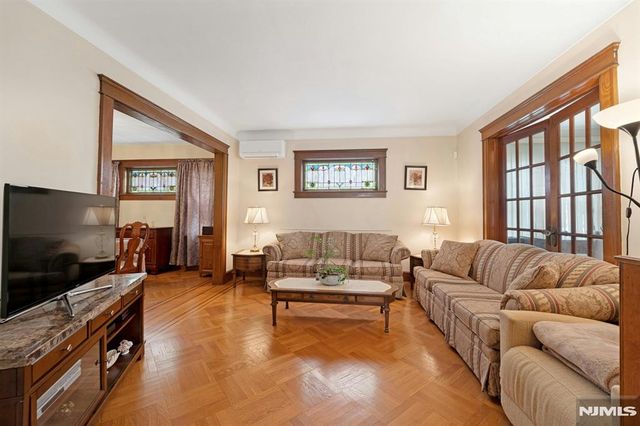 520 Dewey Avenue, Cliffside Park, NJ 07010