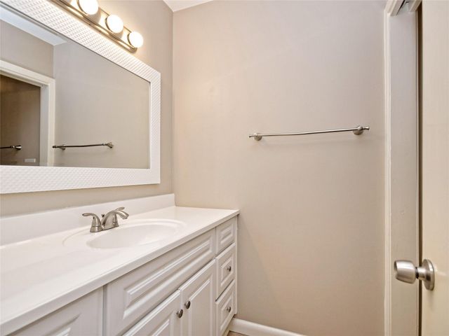 100 Lido CIR G2, Lakeway, TX 78734