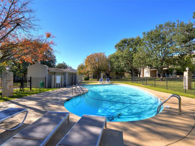 100 Lido CIR G2, Lakeway, TX 78734