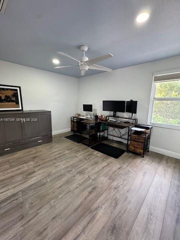 19232 N Gardenia Ave 19232, Weston, FL 33332