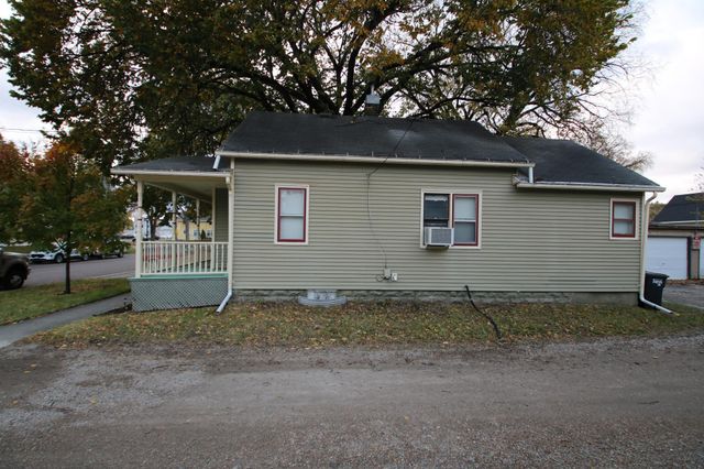 113 6th Avenue N, Fargo, ND 58102