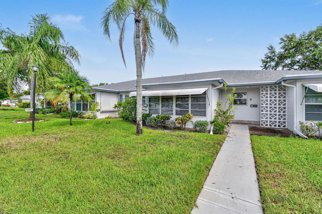 1097 Circle Terrace W C, Delray Beach, FL 33445