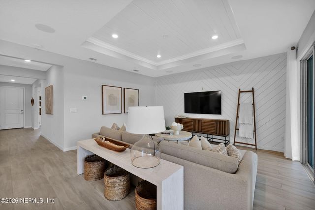 860 ROOSTER HOLLOW Way, Middleburg, FL 32068