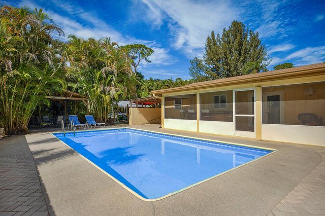 12812 Raymond Drive, Loxahatchee Groves, FL 33470