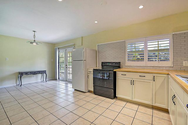 12812 Raymond Drive, Loxahatchee Groves, FL 33470