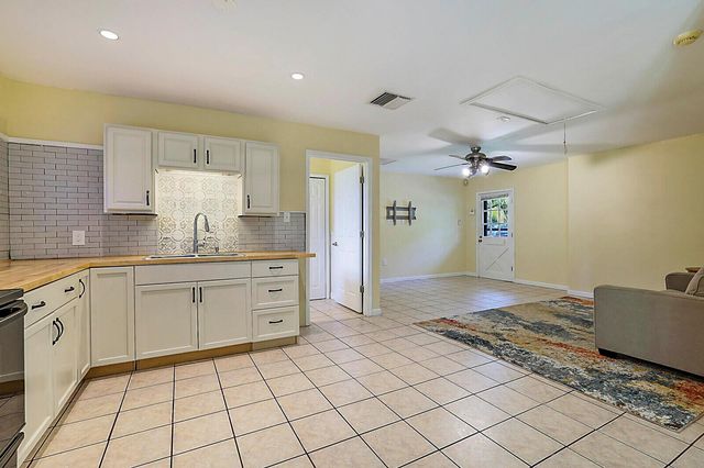 12812 Raymond Drive, Loxahatchee Groves, FL 33470