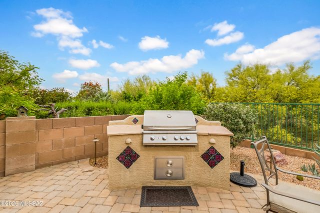 4980 W Desert Chicory Place, Marana, AZ 85658